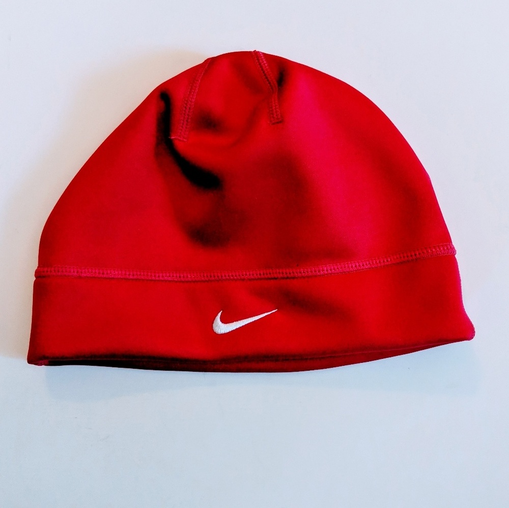 NIKE | Red Skull Cap | Ladies